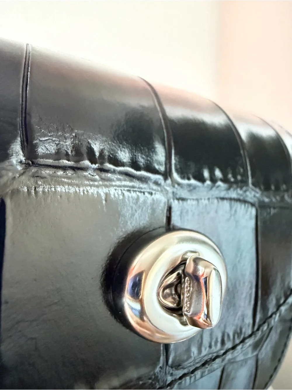 Coach Turnlock Card Case CZ475 Black Croc Leather Chain Bag NWOT
